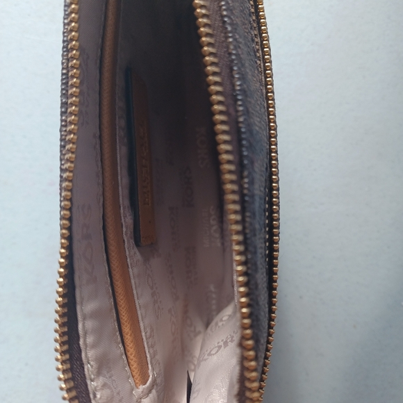 MK large wristlet - Picture 6 of 7